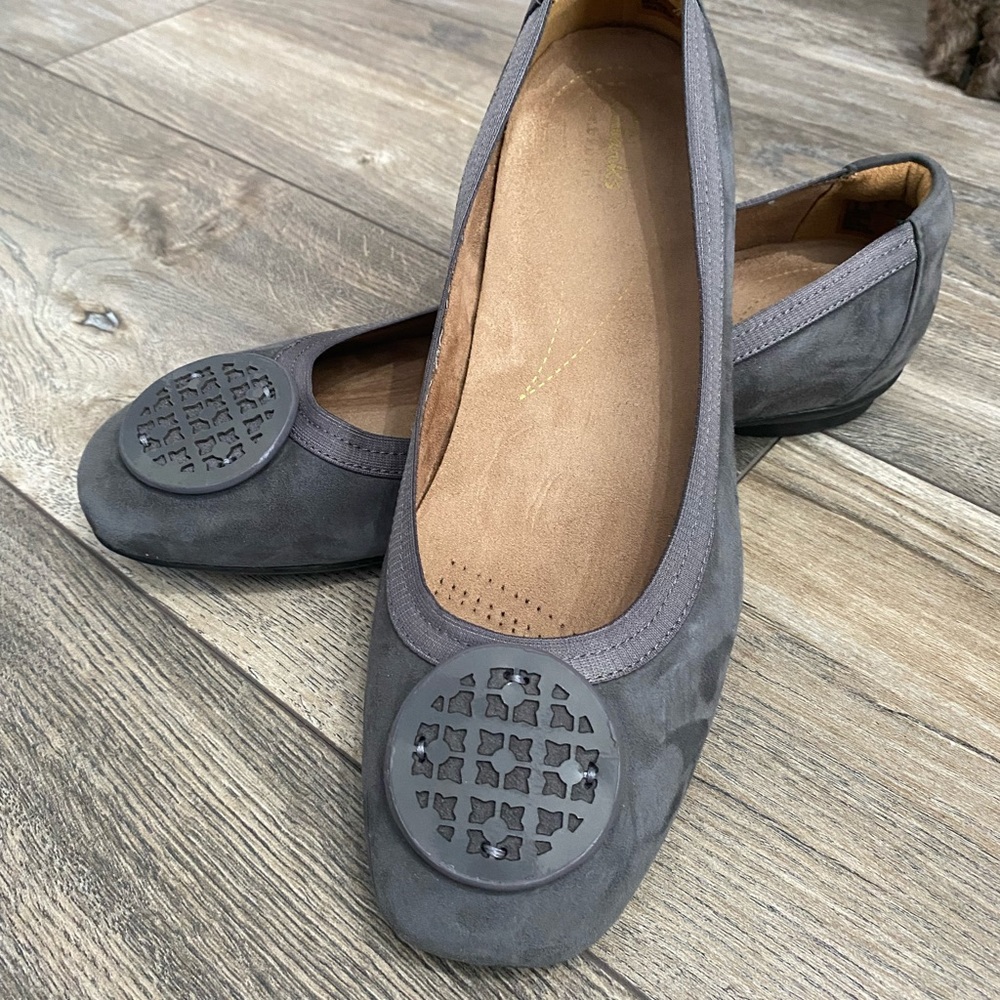Clarks flats